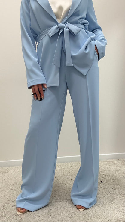 Completo Fluido Giacca con Cintura e Pantaloni Azzurro