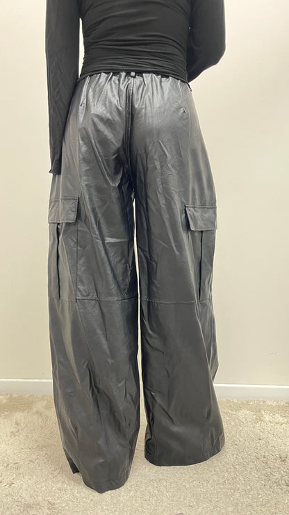 Pantalone barrel cargo donna in ecopelle My-d