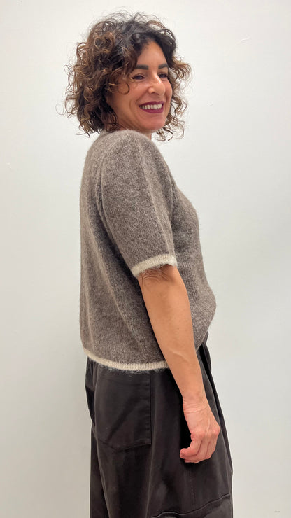Cardigan donna in misto lana con maniche corte e bottoni dorati My-d