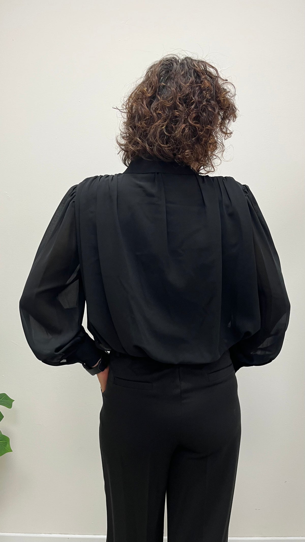 Camicia crop con spalline arricciate Extasy nero