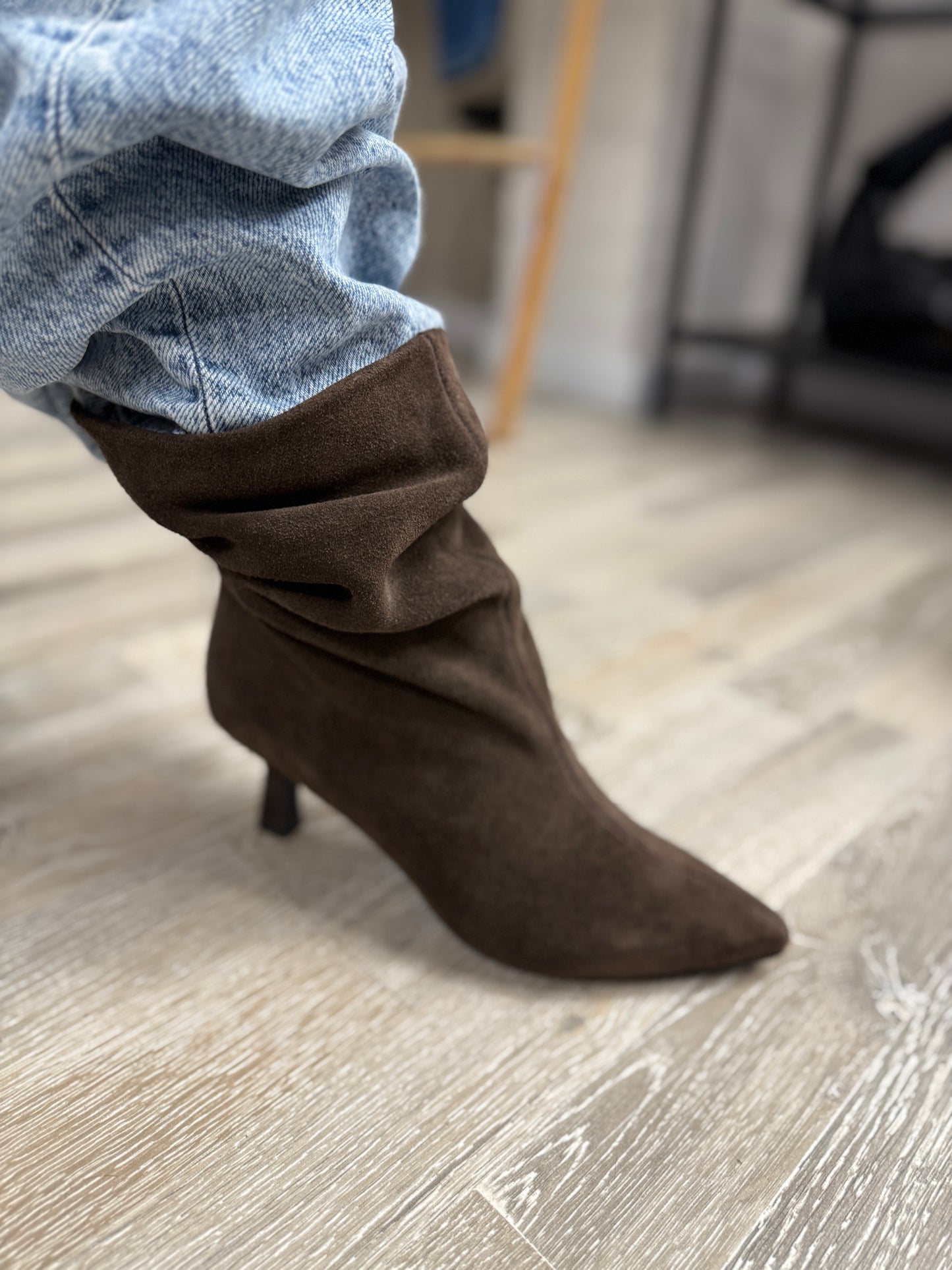 Stivali camoscio  gambale arricciato tacco 5 cm