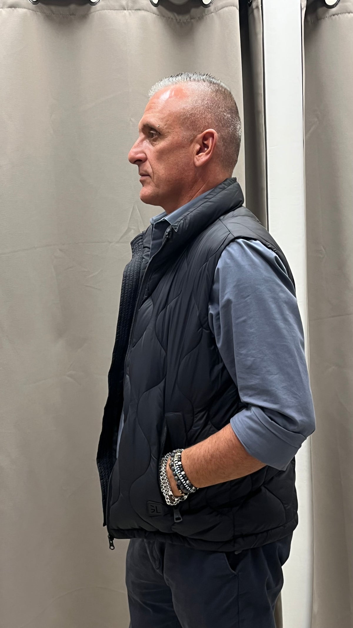 Piumino Smanicato Nero Gianni Lupo