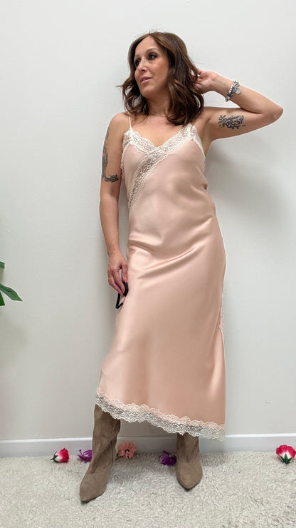 Abito saten e pizzo Imperial