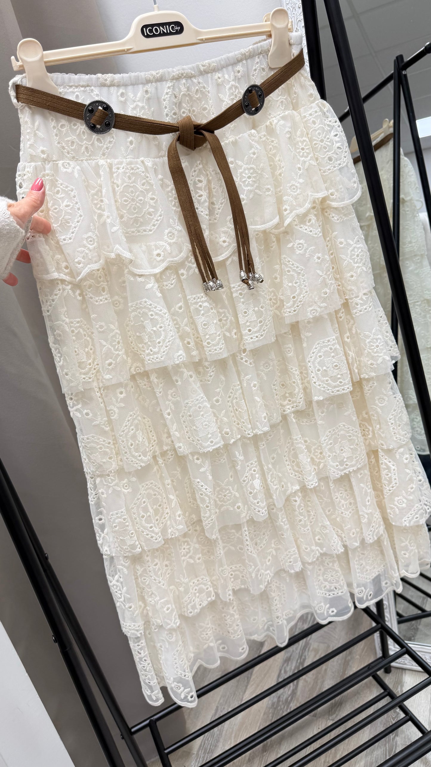 Gonna pizzo ricamata con cintura Tensione In