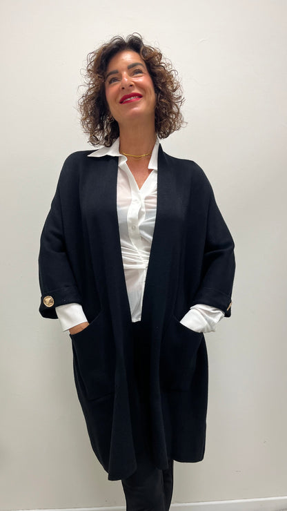 Cappottino in maglia spolverino bottone gioiello nero