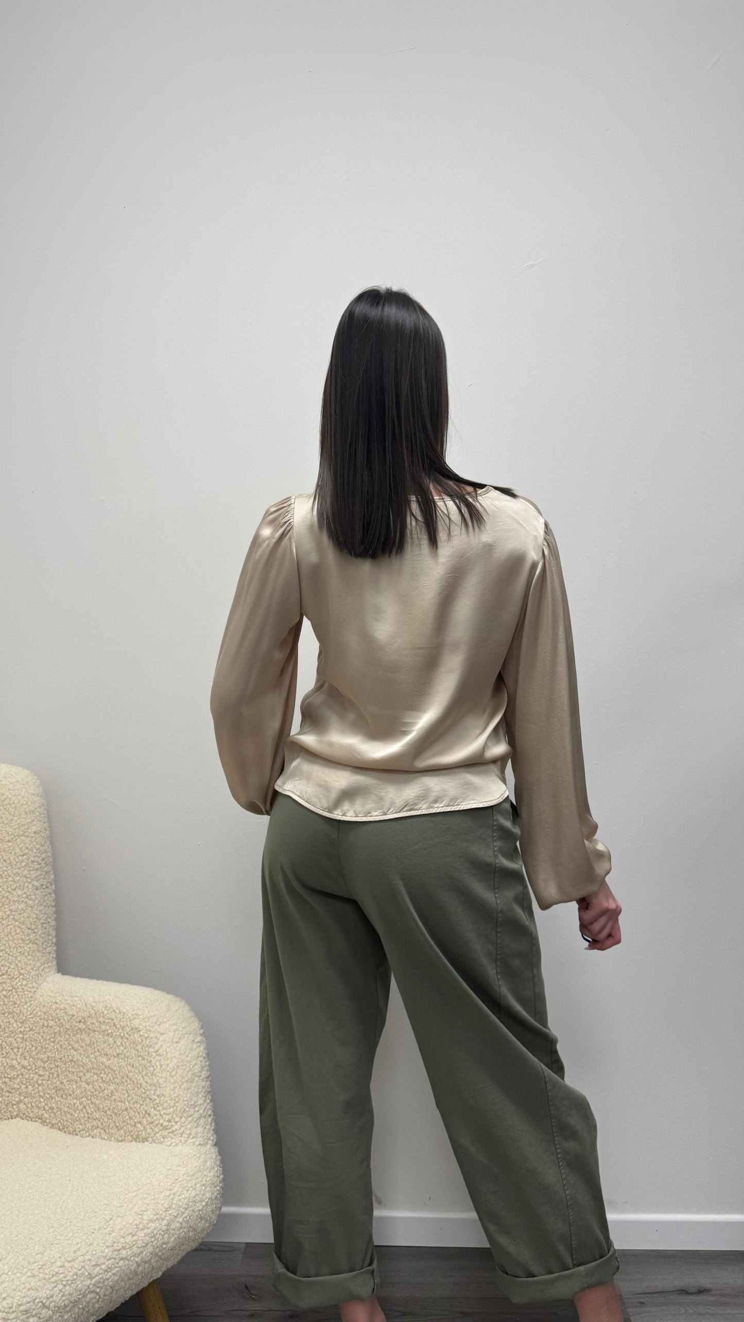 Blusa raso viscosa 100% scollo a V Haveone Beige