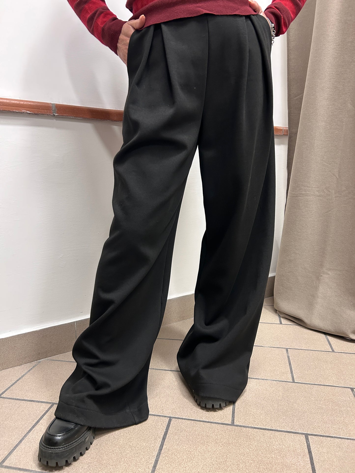 Pantalone palazzo in felpa con cannoncino e etichetta Haveone