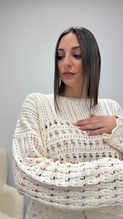 Maglia paricollo traforata con spacchetto dietro  Haveone