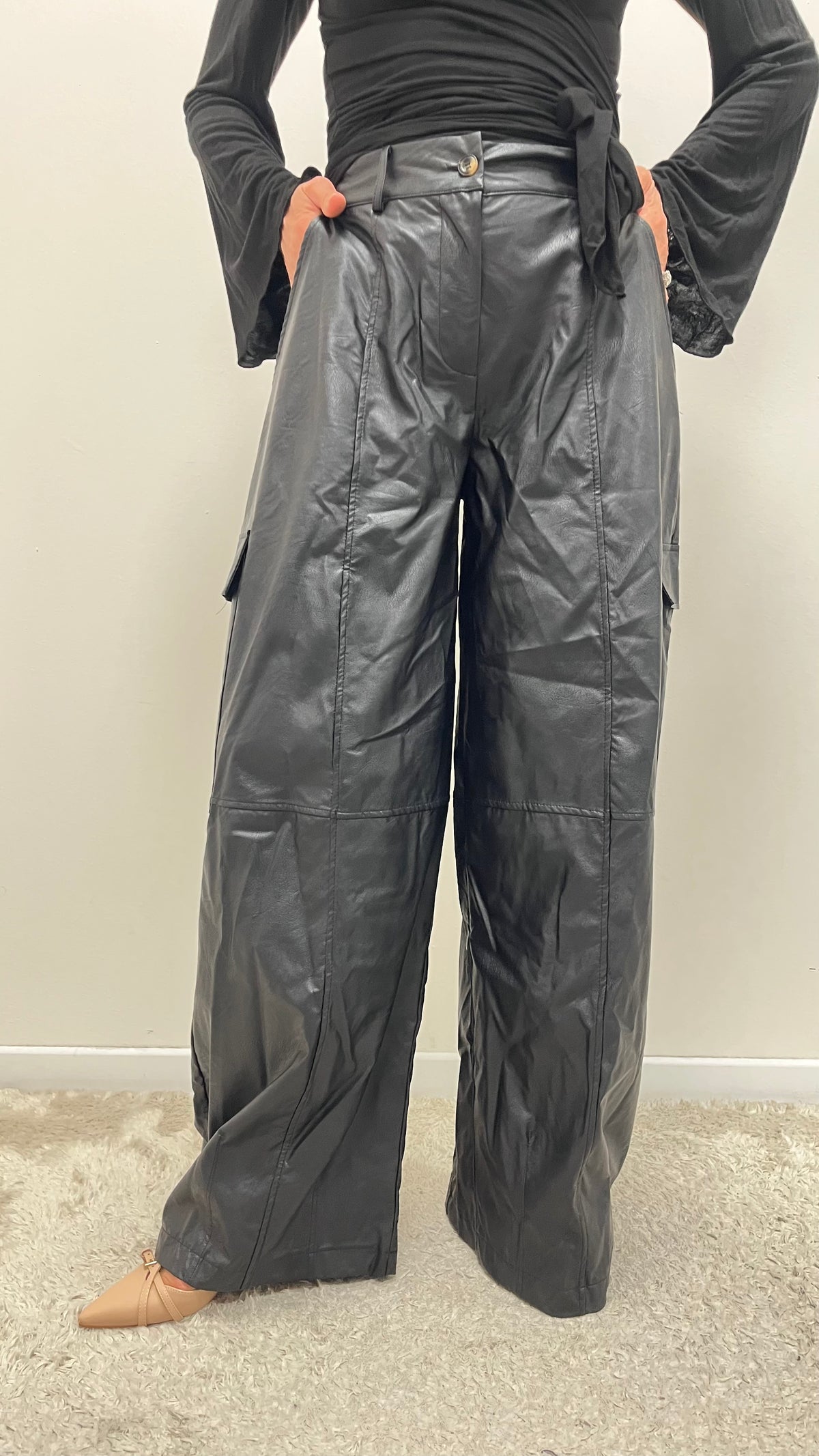 Pantalone barrel cargo donna in ecopelle My-d