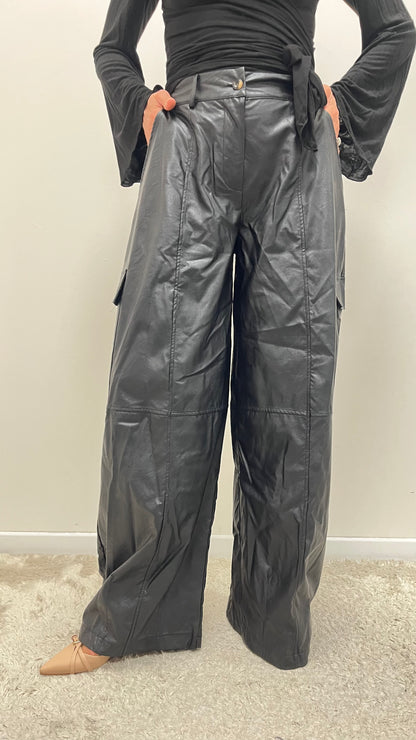 Pantalone barrel cargo donna in ecopelle My-d