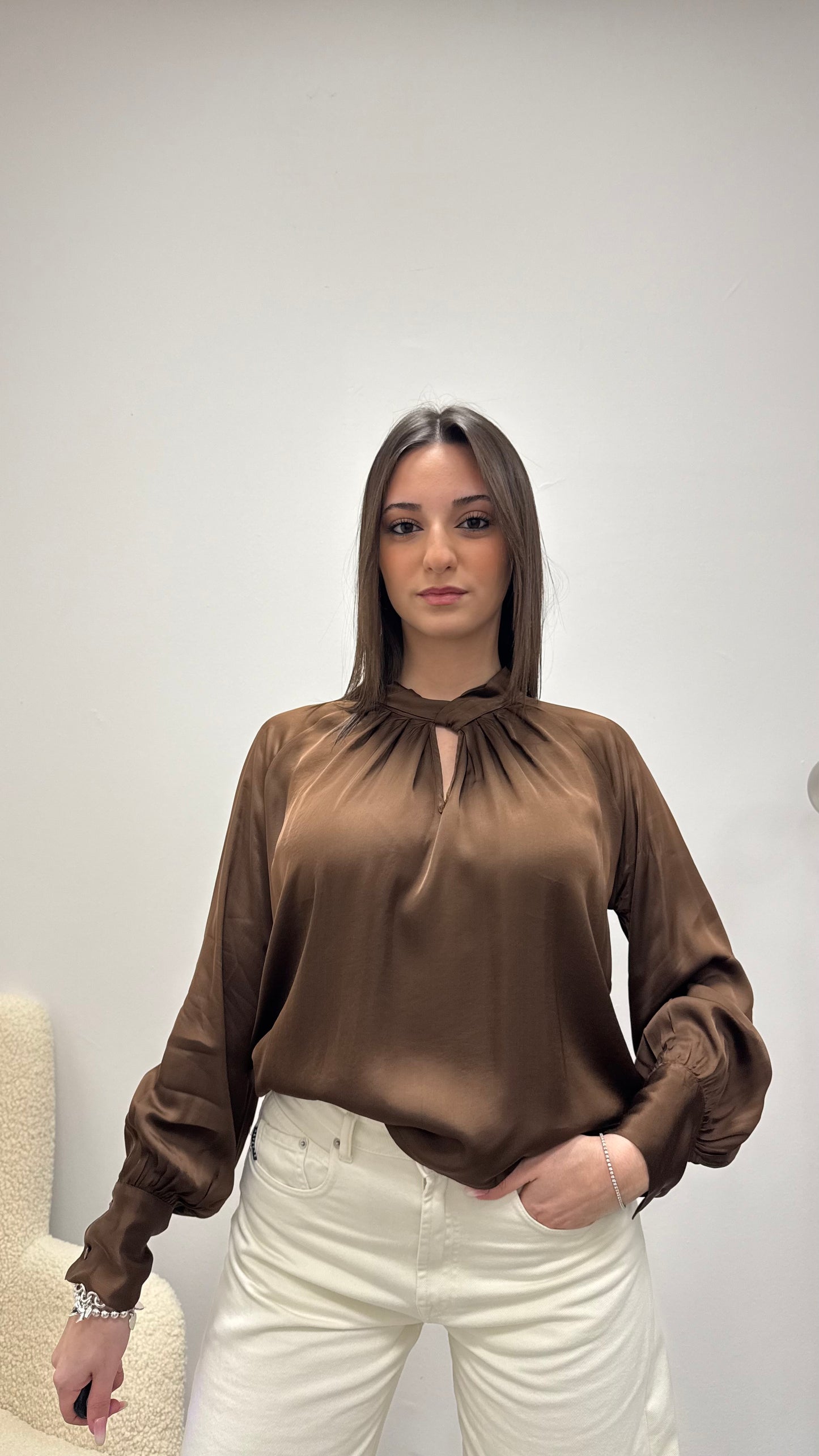 Blusa raso viscosa 100% nodo Haveone moro