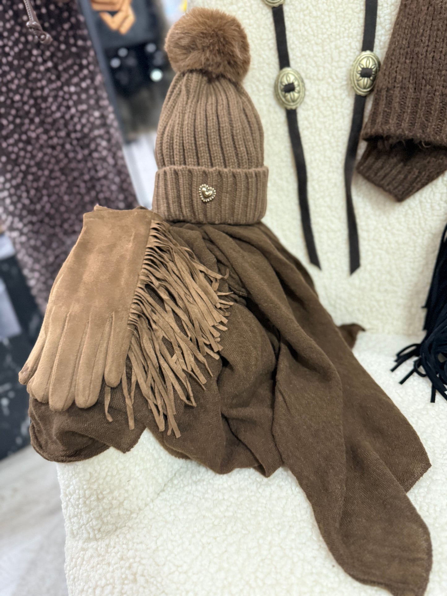 Set sciarpa guanti cappellino moro Memoire