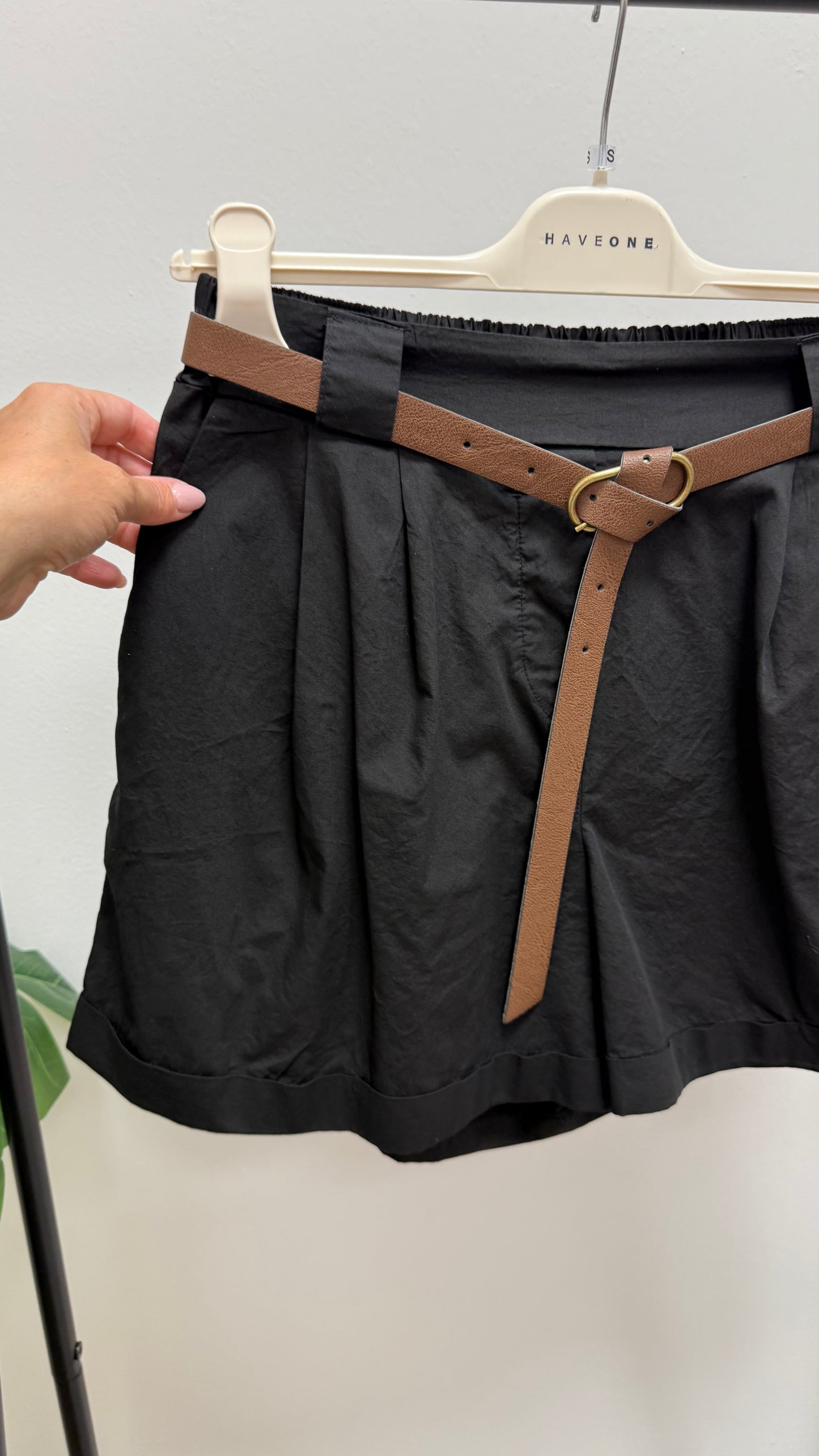 Shorts a Campana con Risvolto Nero HaveOne