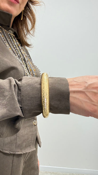 Bracciale Square oro satinato martellato