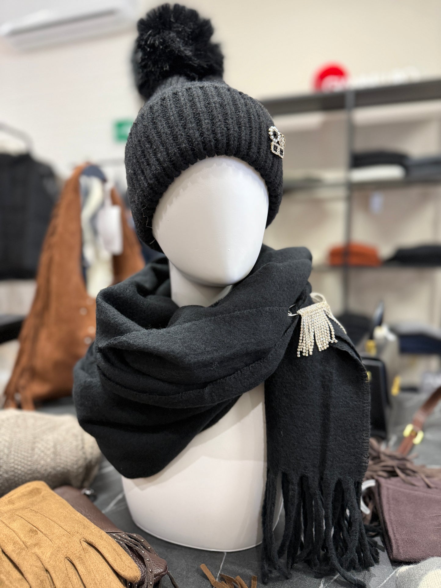 Sciarpa tinta unita nero calda viscosa Memoire