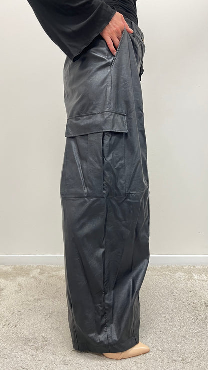 Pantalone barrel cargo donna in ecopelle My-d