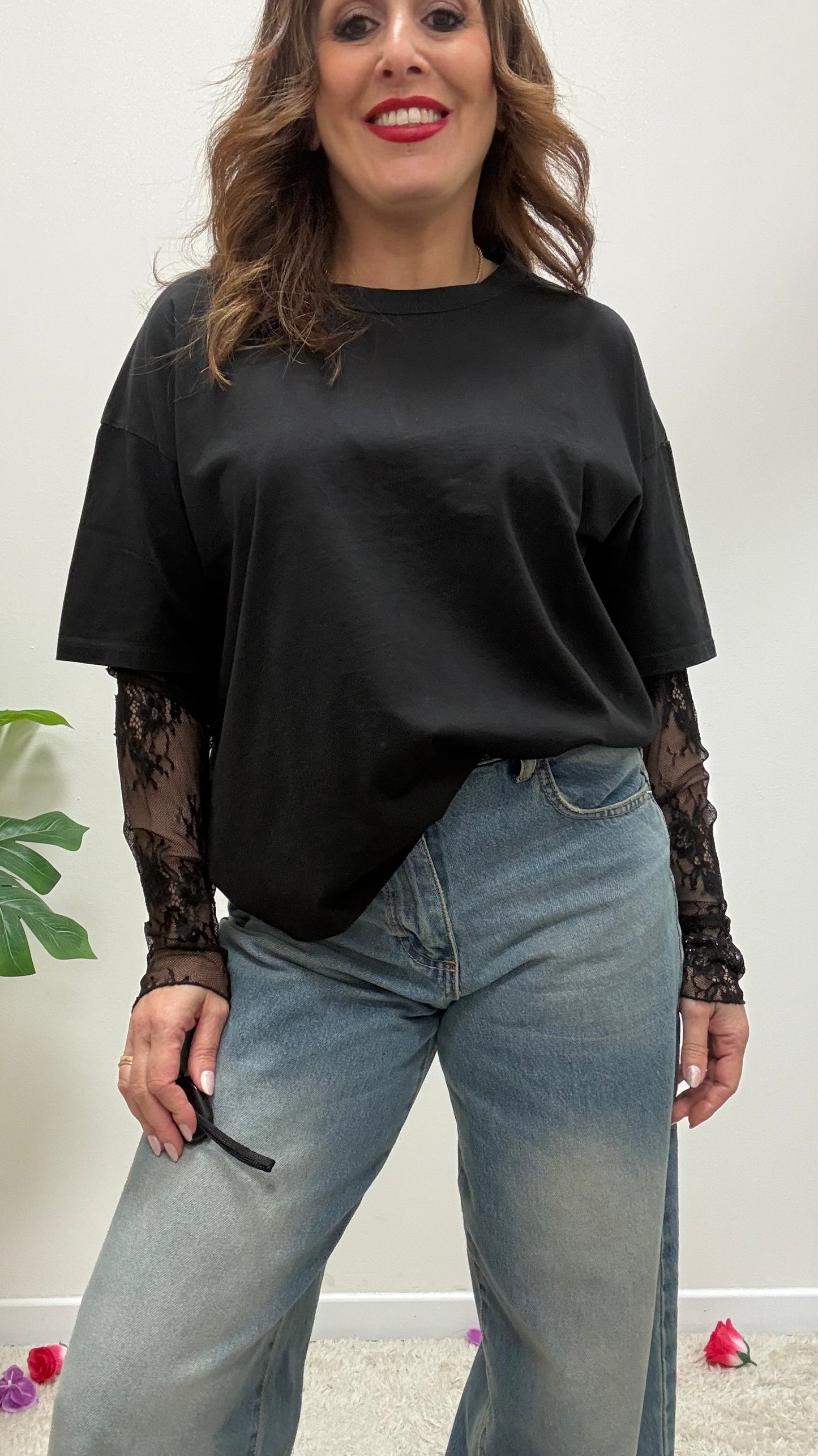 Susy Mix T-Shirt con Manica in Pizzo Nera