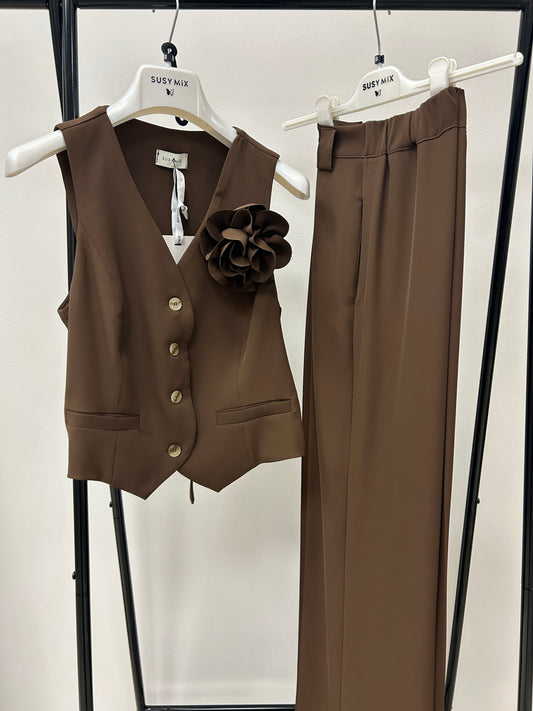 Susy Mix completo gilet+ pantalone con fiore moro