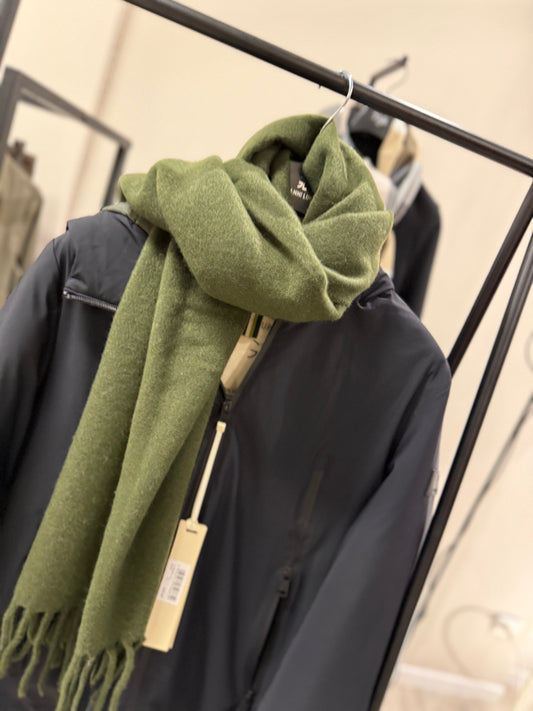 Sciarpa tinta unita verde calda viscosa Memoire