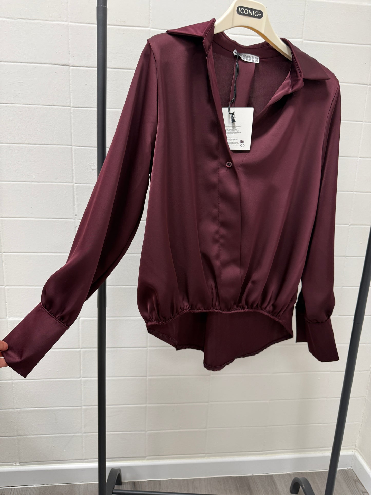 Camicia blusa raso satin arricciata sul davanti vino Memoire