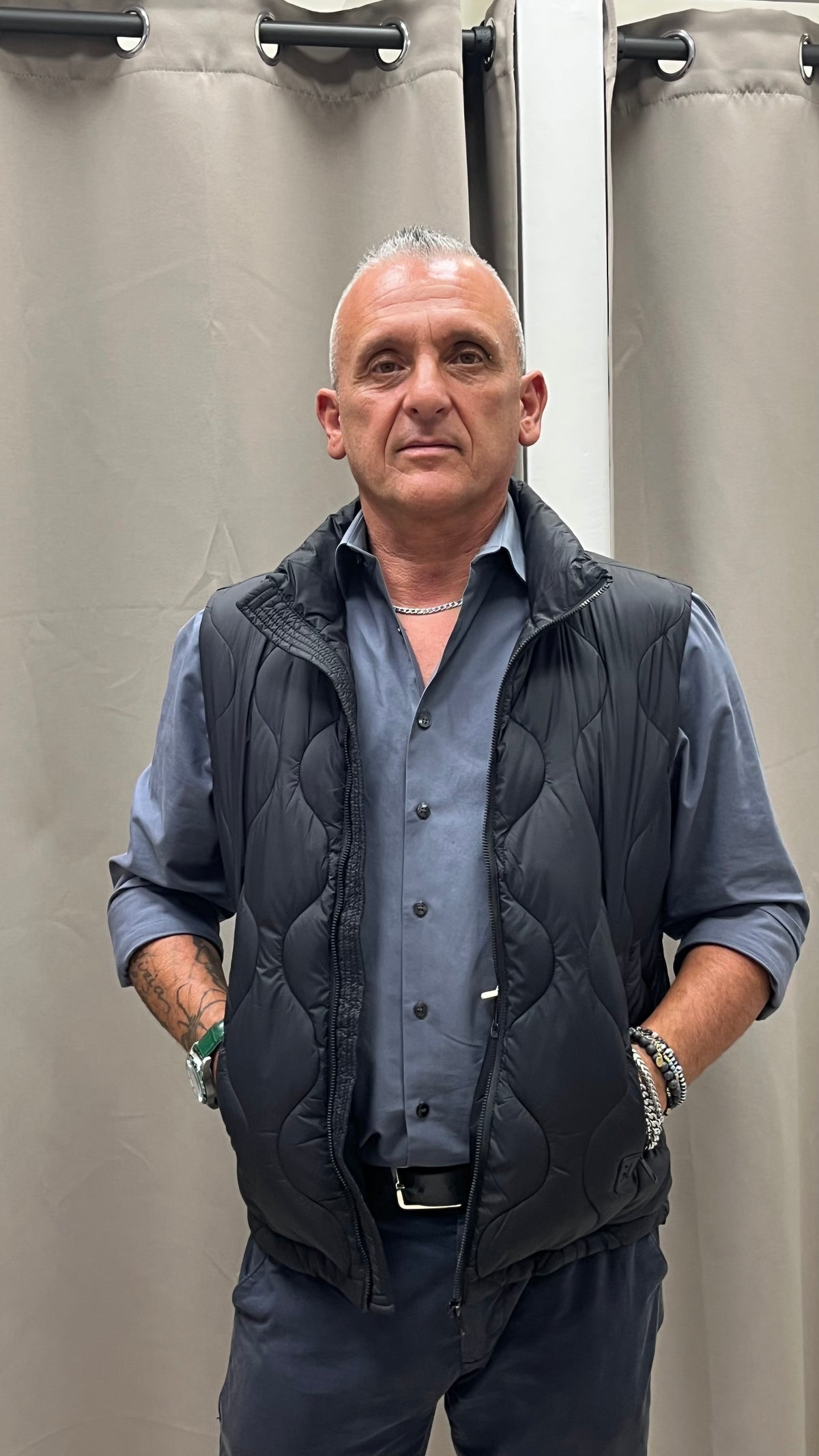 Piumino Smanicato Nero Gianni Lupo