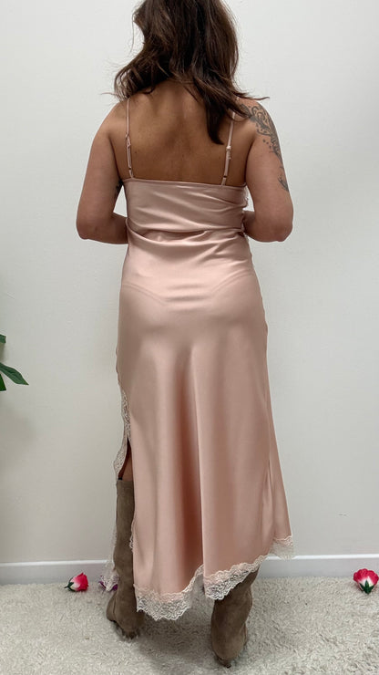 Abito saten e pizzo Imperial