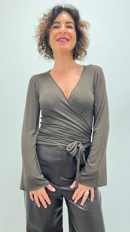 Maglia scaldacuore incrociata con manica a campana My-d moro