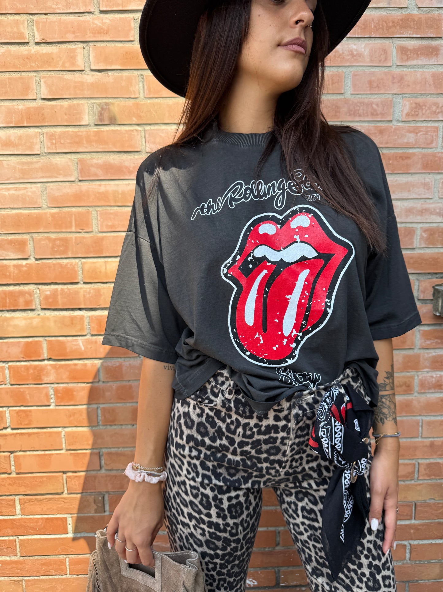 HaveOne T-Shirt Over con Stampa Rock e Roll Grigia
