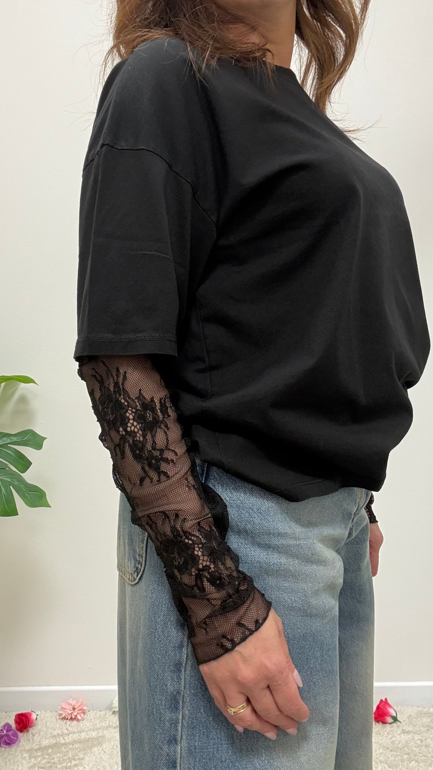 Susy Mix T-Shirt con Manica in Pizzo Nera